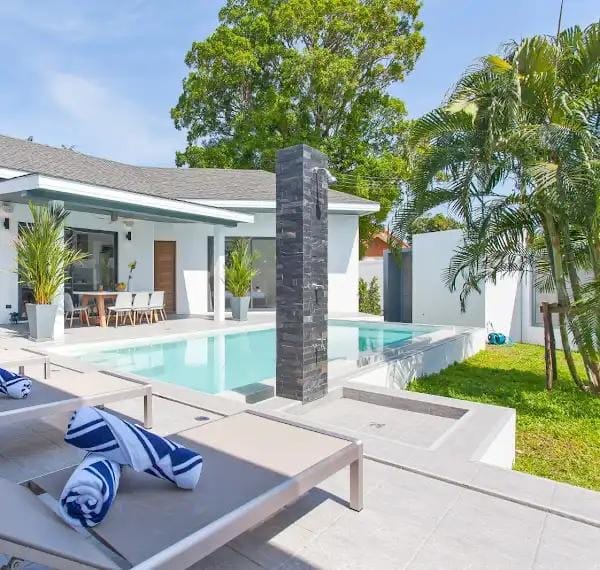 4-Bedroom Pool Villa — Rawai 19