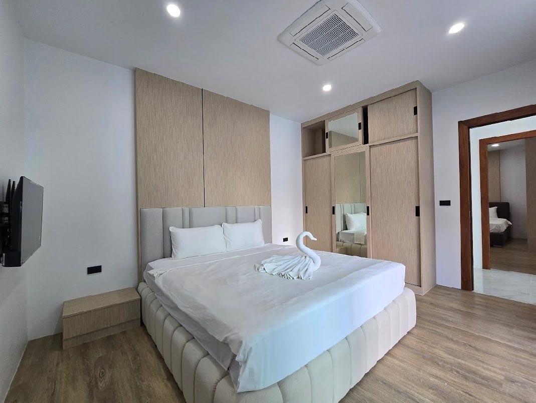 Modern Villa with Landscaped Garden — Sai Yuan, Rawai 9