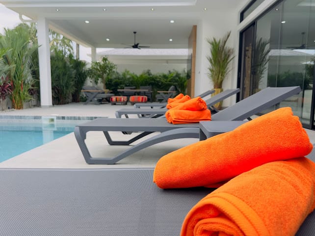 4-Bedroom Pool Villa — Rawai 23
