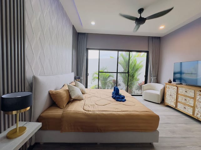 4-Bedroom Pool Villa — Rawai 26