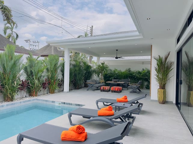 4-Bedroom Pool Villa — Rawai 27