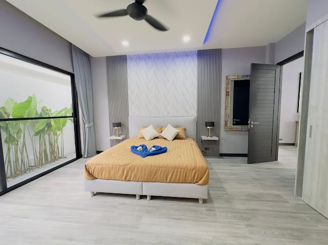 4-Bedroom Pool Villa — Rawai 8