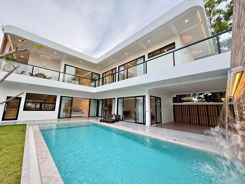 Brand New Four-Bedroom Pool Villa with Sauna — Rawai