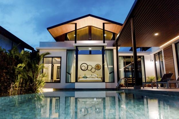 4-Bedroom Gallery Loft Pool Villa for Sale in Nai Harn