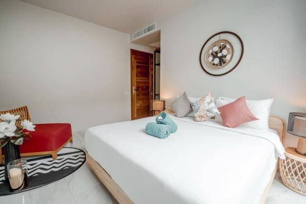 4-Bedroom Gallery Loft Pool Villa for Sale in Nai Harn 14