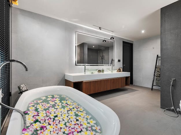 4-Bedroom Pool Villa — Rawai 16