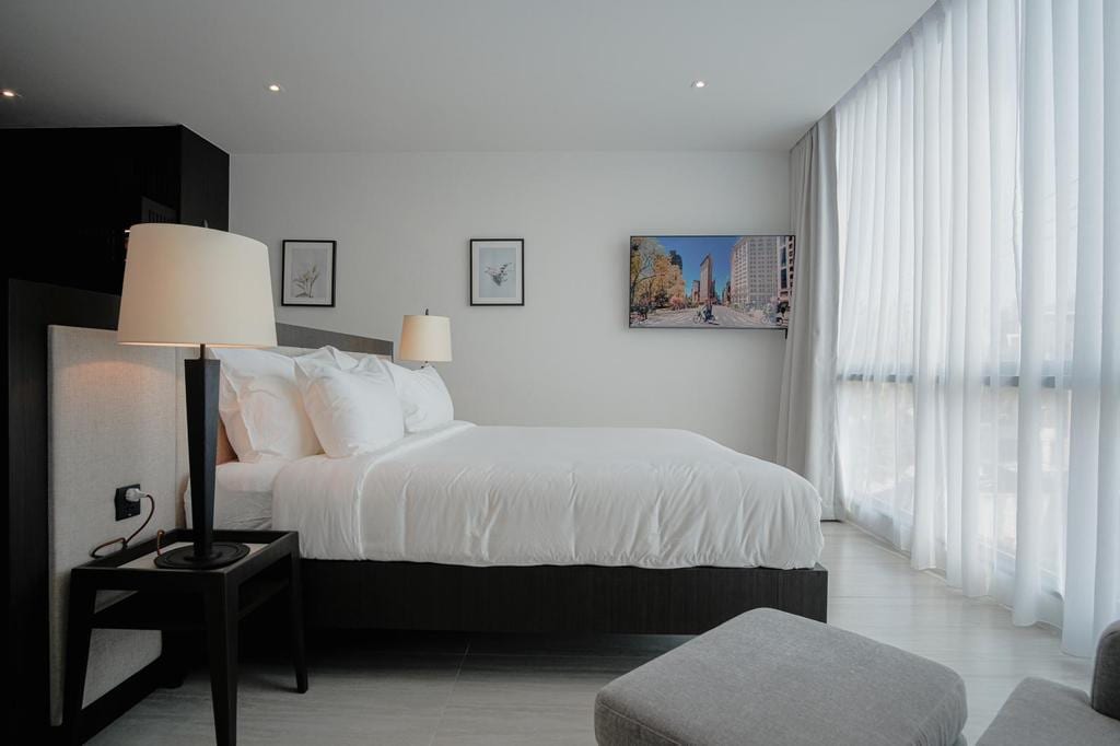 Luxury 4-Bedroom Seaview Pool Villa for Rent — Rawai 3