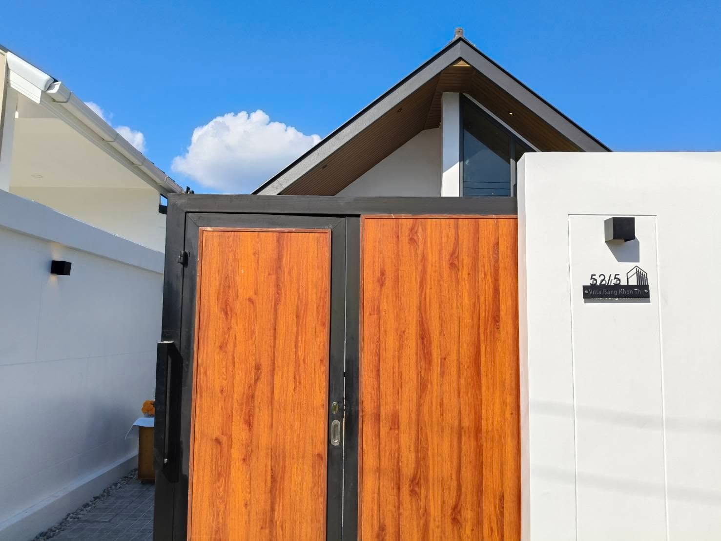 1-Bedroom Villa for Sale in Rawai, Phuket — exterior view