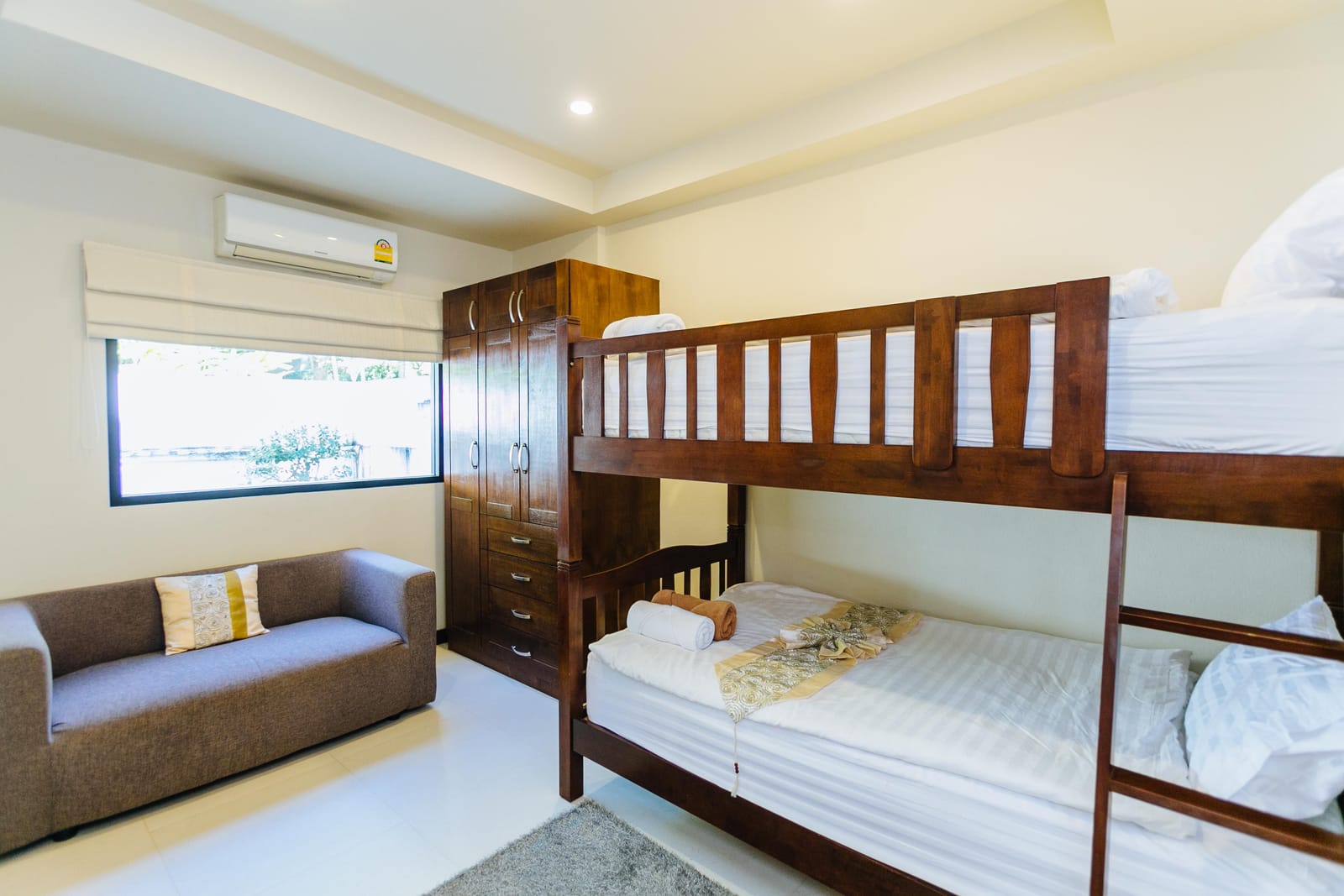 4-Bedroom Townhouse — Nai Harn 17