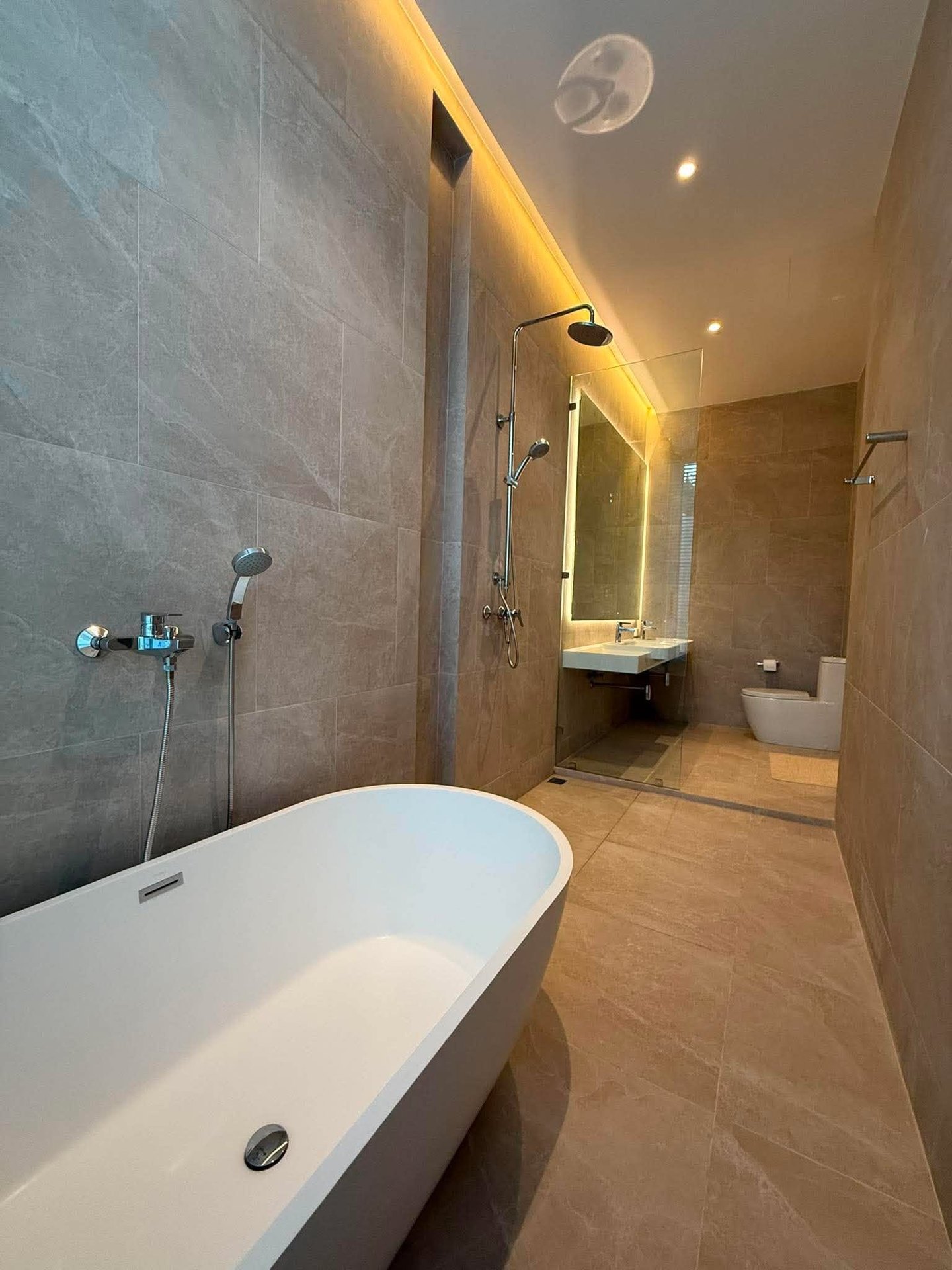 New Modern Pool Villa — Saiyuan, Rawai