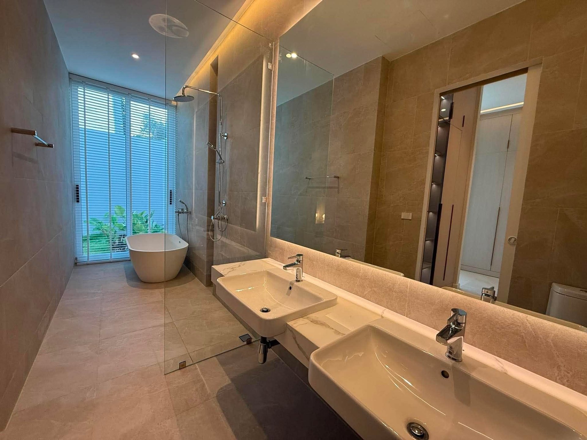 New Modern Pool Villa — Saiyuan, Rawai