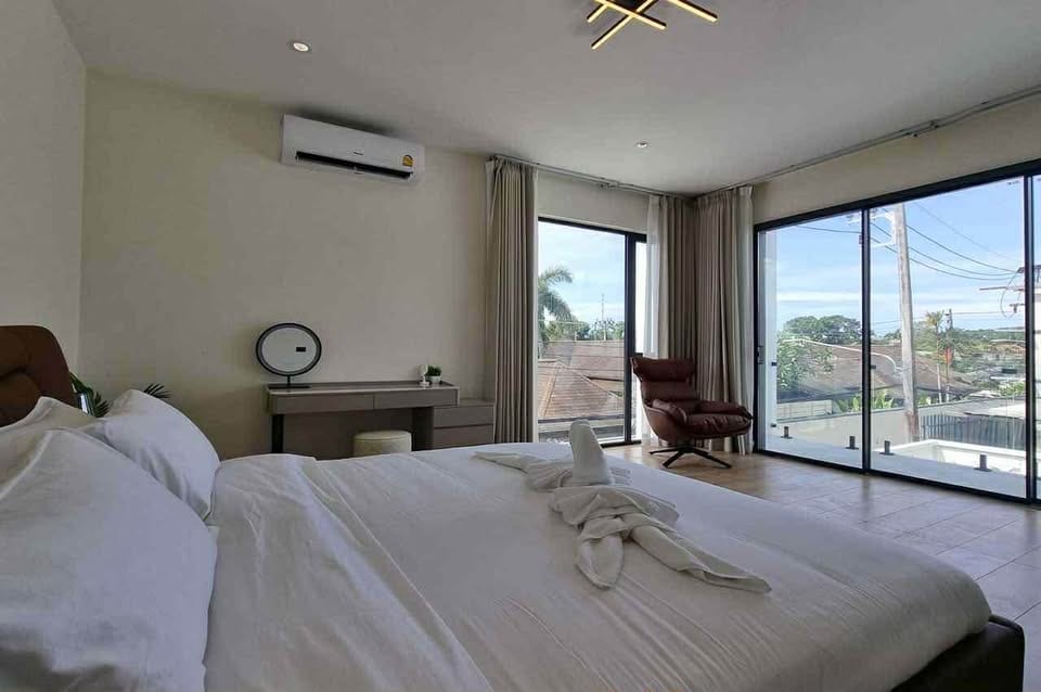 New Four-Bedroom Pool Villa — Nai Harn, Rawai 14