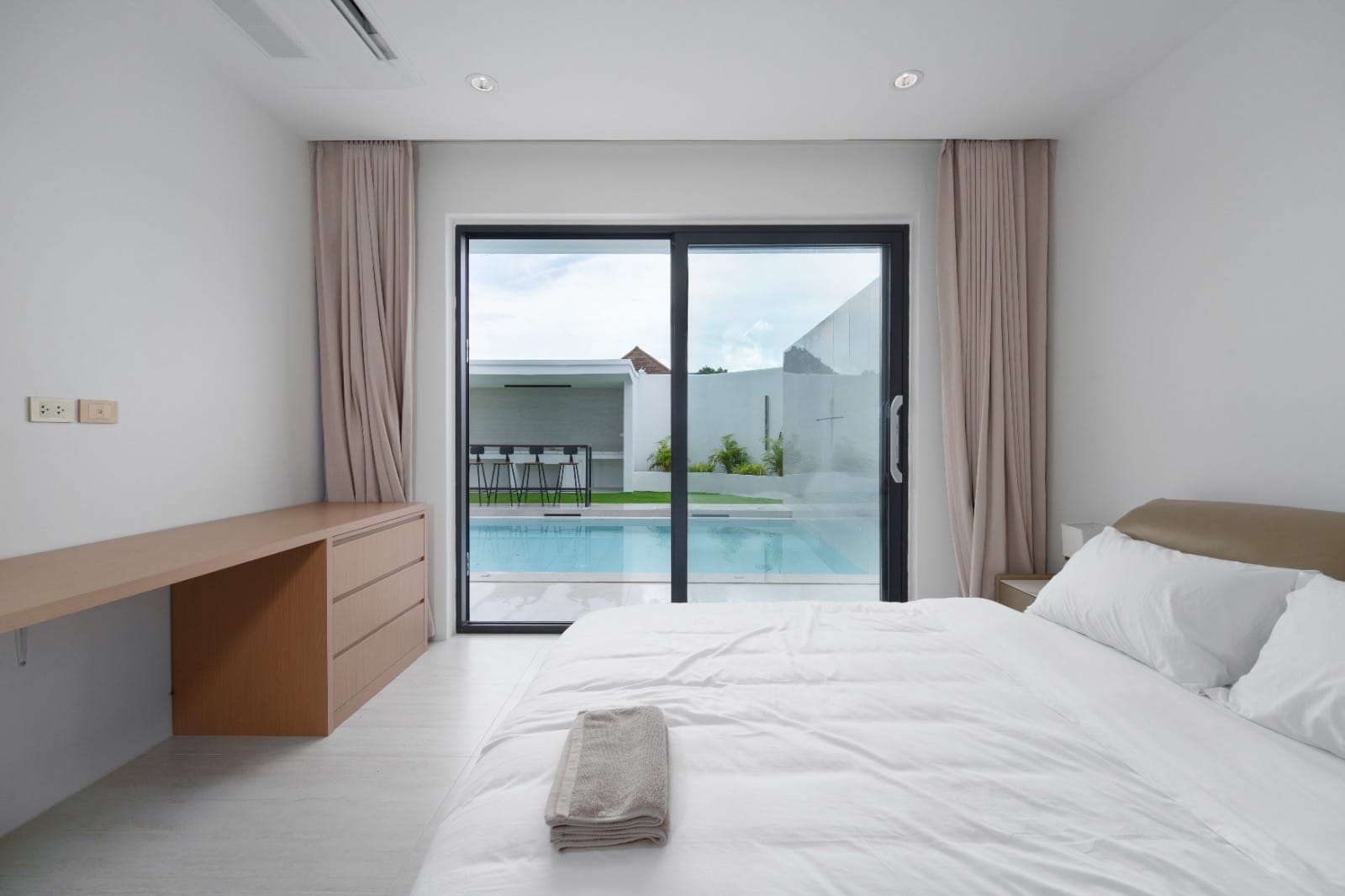 4-Bedroom Villa — Nai Harn 10