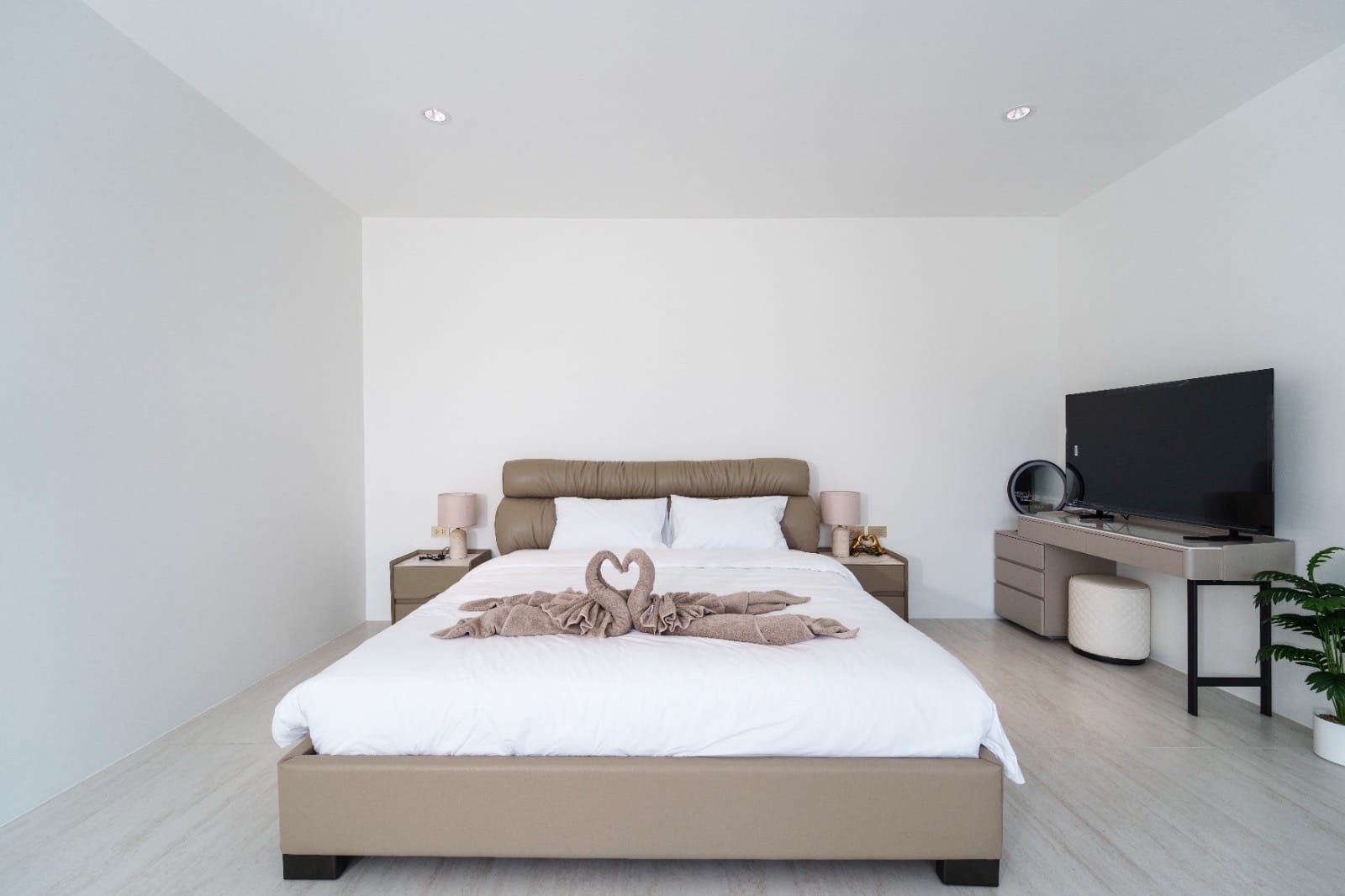 4-Bedroom Villa — Nai Harn 23