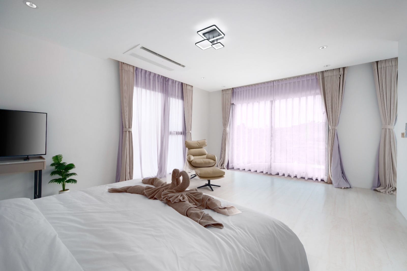 4-Bedroom Villa — Nai Harn 25