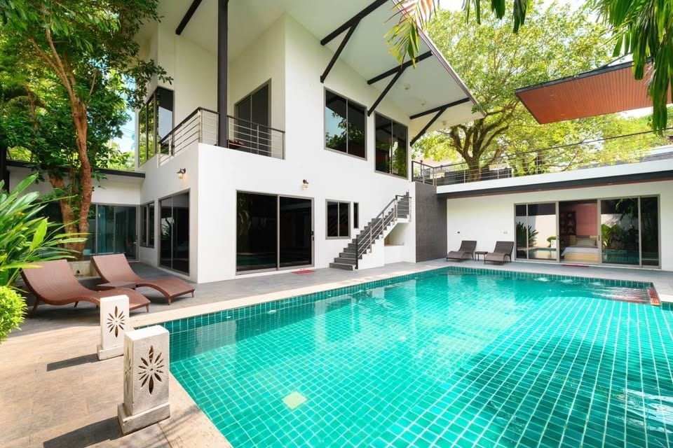 Renovated Pool Villa — Central Rawai