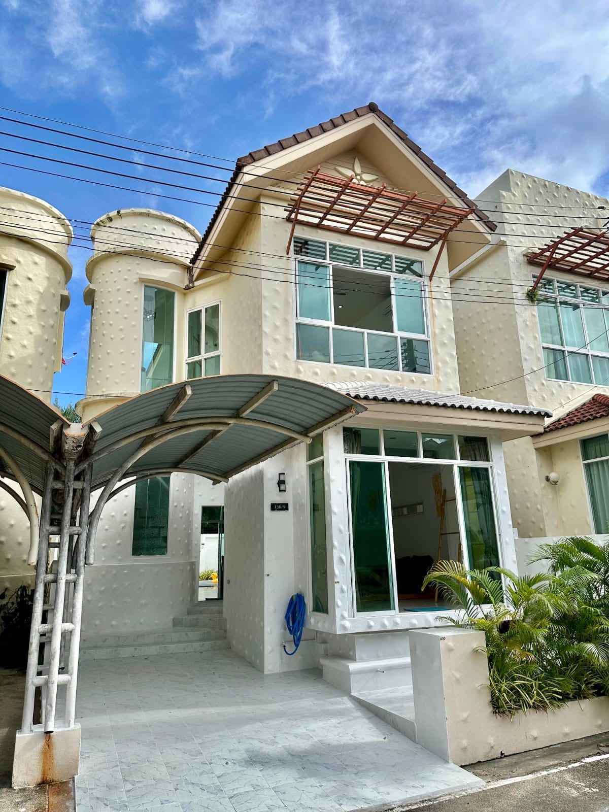 Four-Bedroom Pool Villa in a Gated Village — Rawai 4