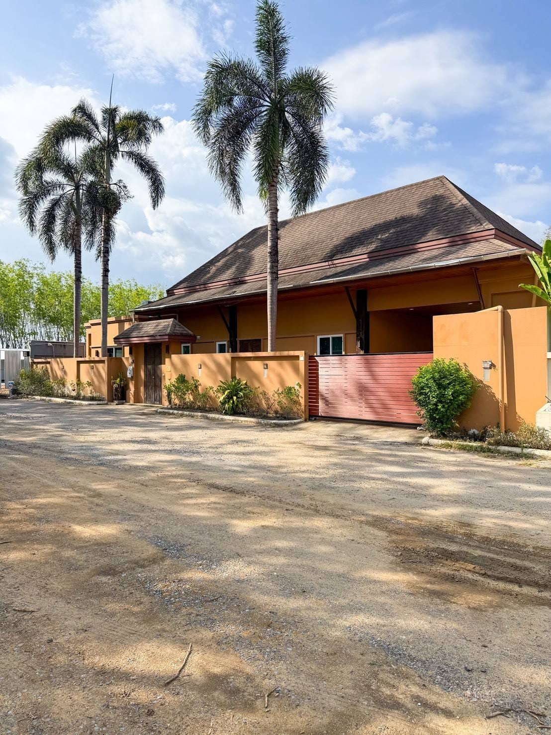 Resort-Style Tropical Pool Villa — Koh Kaew 10