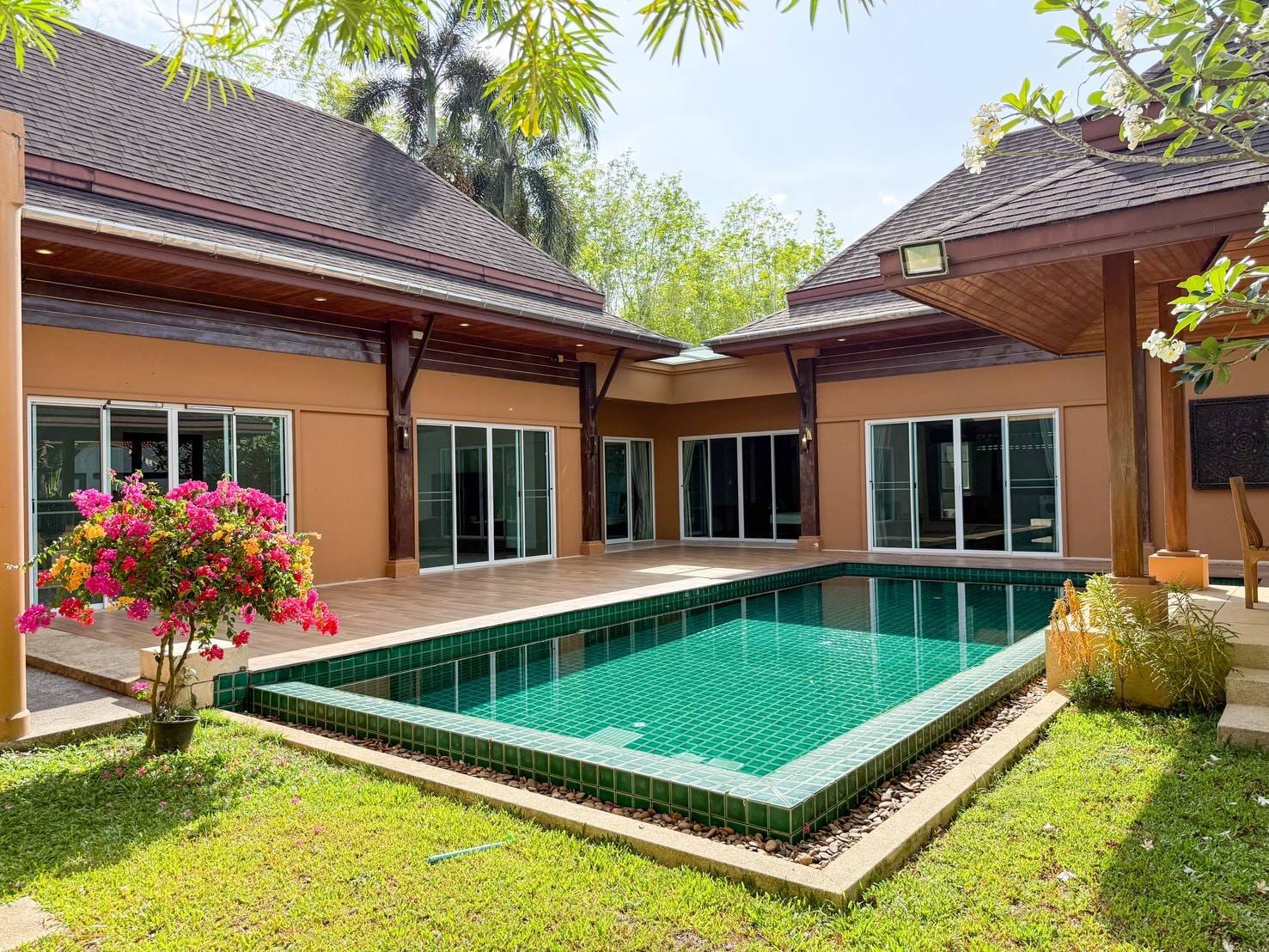 Resort-Style Tropical Pool Villa — Koh Kaew 17