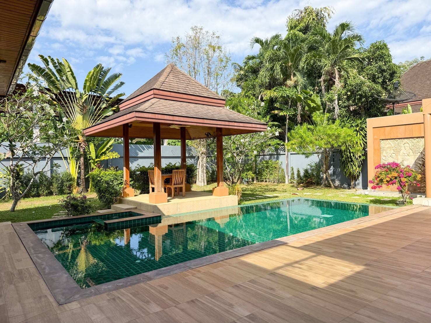 Resort-Style Tropical Pool Villa — Koh Kaew 18