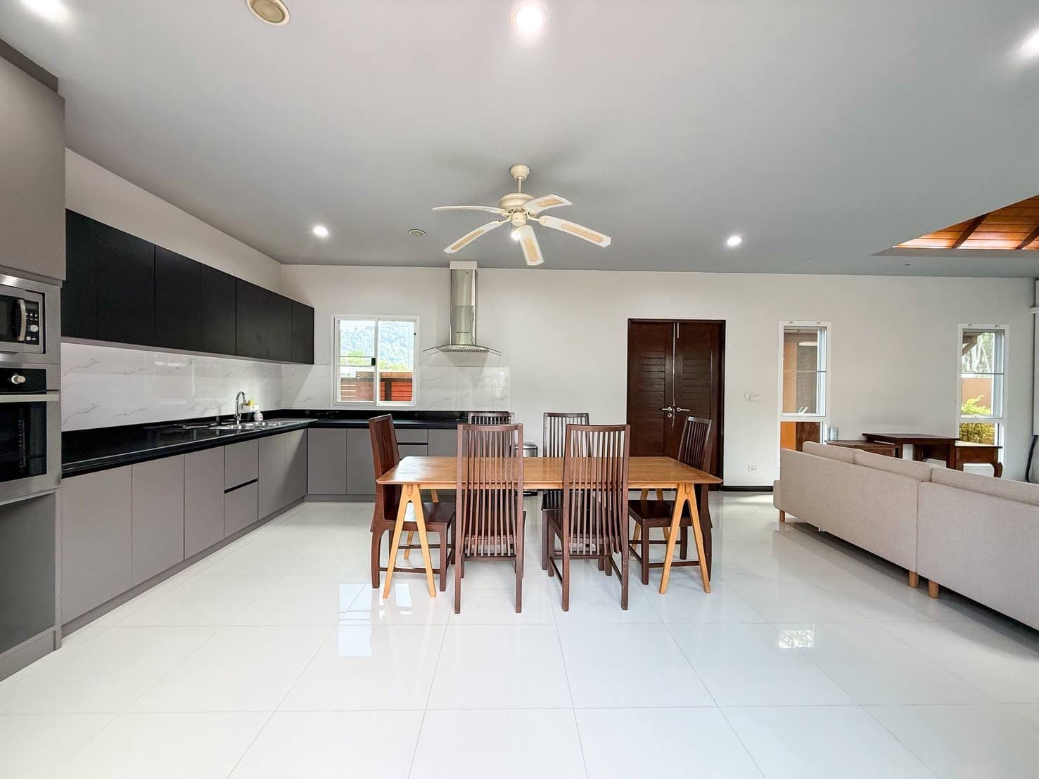 Resort-Style Tropical Pool Villa — Koh Kaew 24