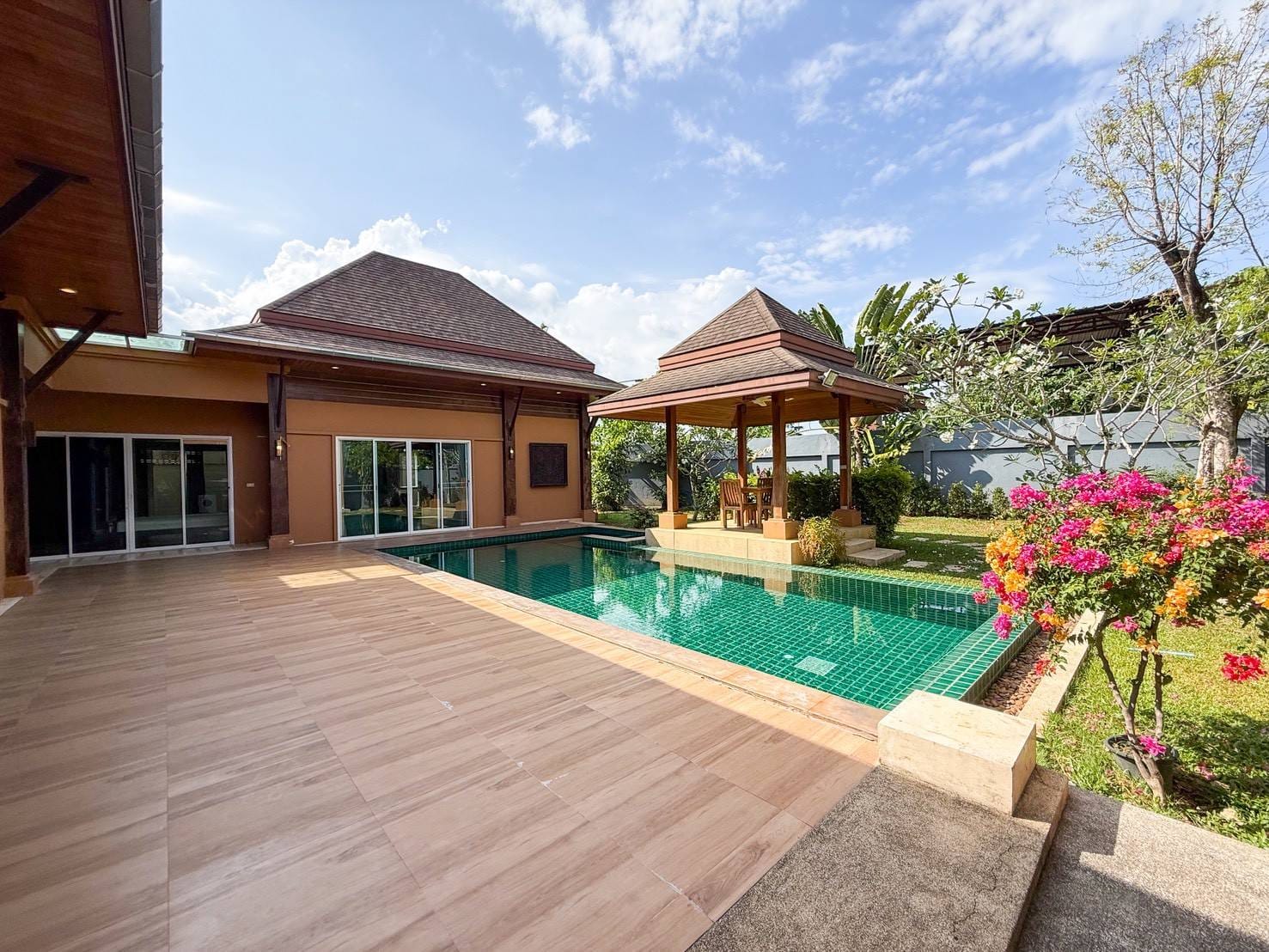 Resort-Style Tropical Pool Villa — Koh Kaew 25