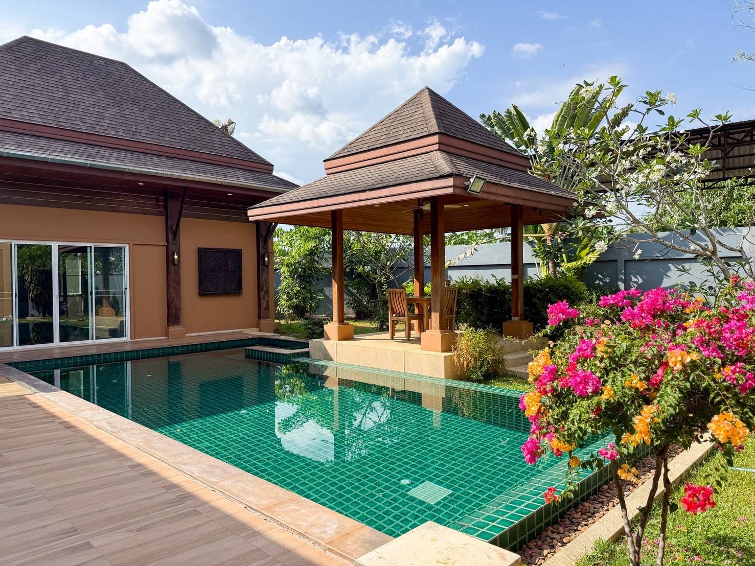 Resort-Style Tropical Pool Villa — Koh Kaew 3