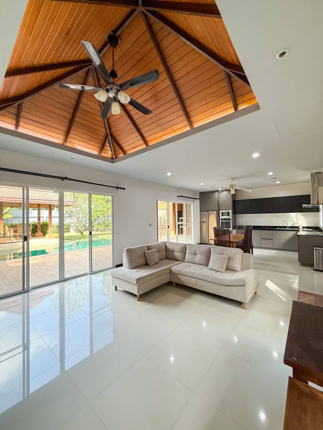 Resort-Style Tropical Pool Villa — Koh Kaew 8