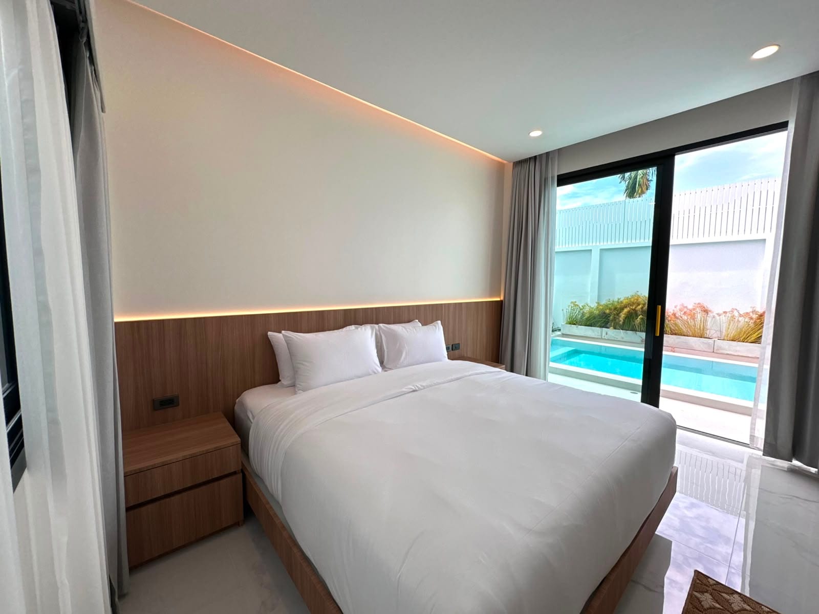 5-Bedroom Pool Villa for Rent — Saiyuan, Rawai 7