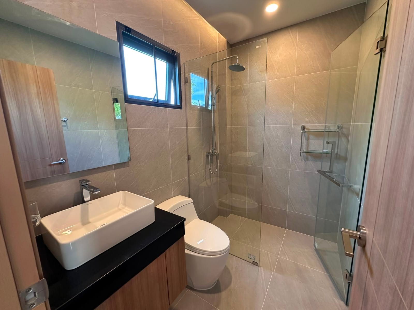 5-Bedroom Pool Villa for Rent — Saiyuan, Rawai 8