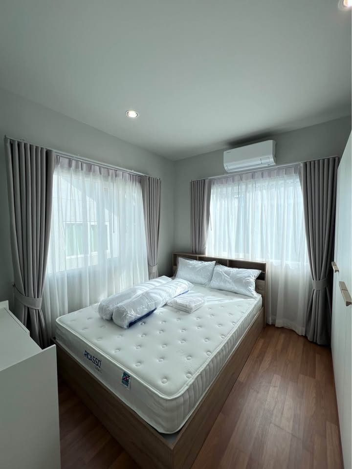 4-Bedroom House with Shared Pool & Gym at Anasiri, Thalang 18