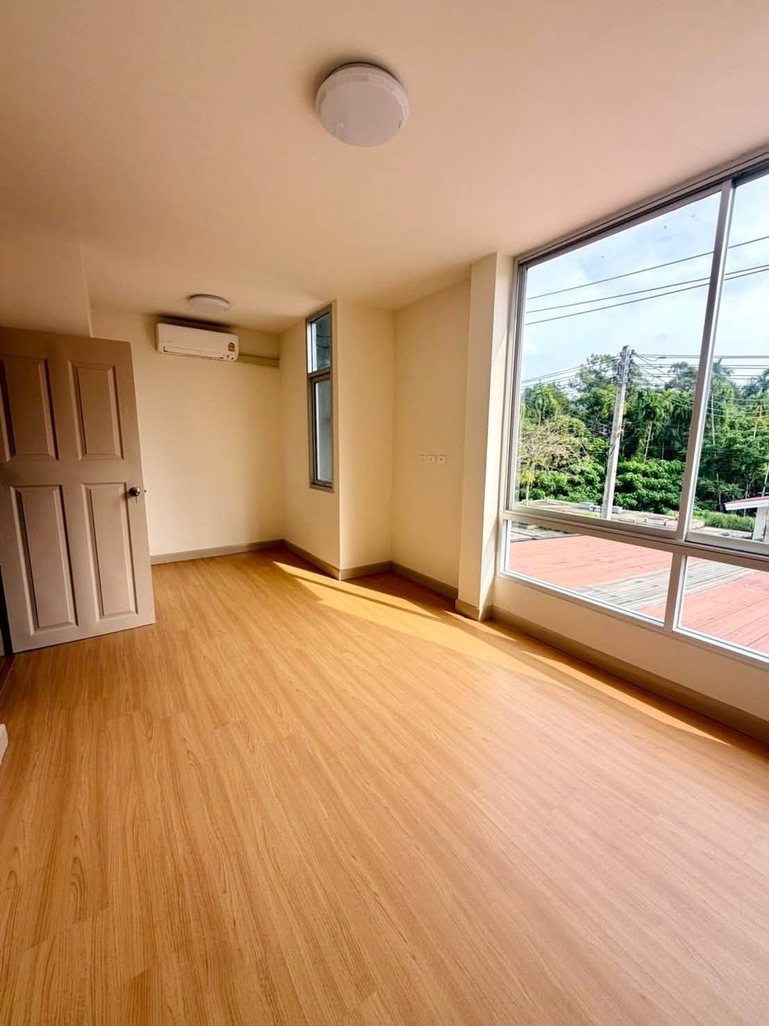 3-Bedroom Townhouse for Sale in Thalang, Phuket — interior view