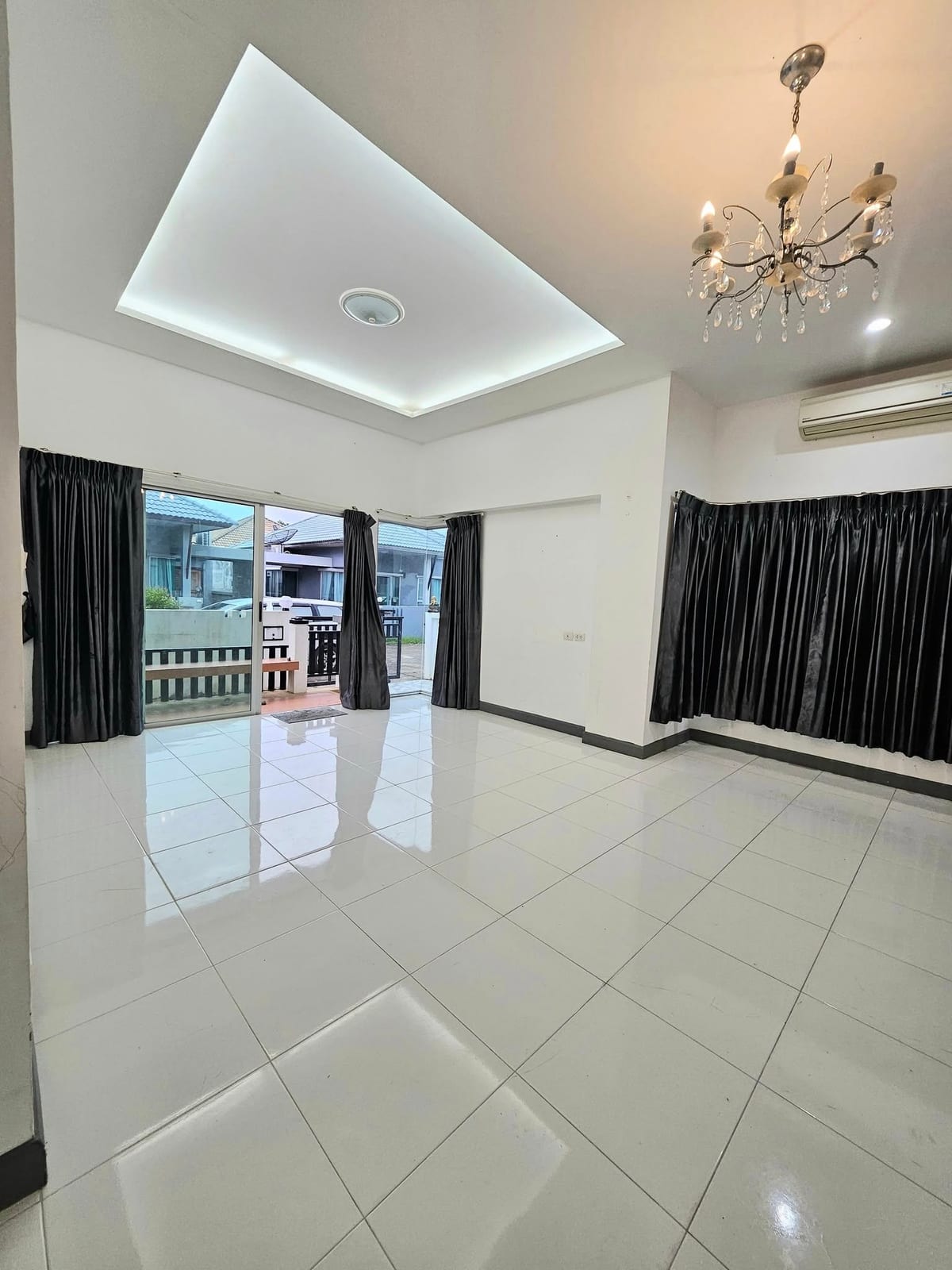 Three-Bedroom Unfurnished House Minutes from Robinson — Thalang 6