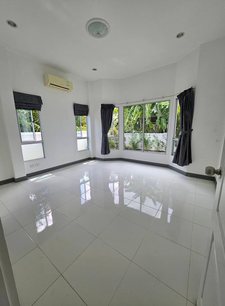 Three-Bedroom Unfurnished House Minutes from Robinson — Thalang 8