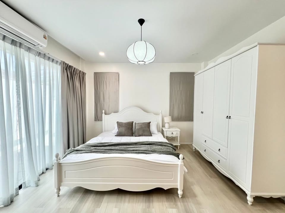 Stylish 3-Bedroom House with Office and Bathtub in Thalang 10