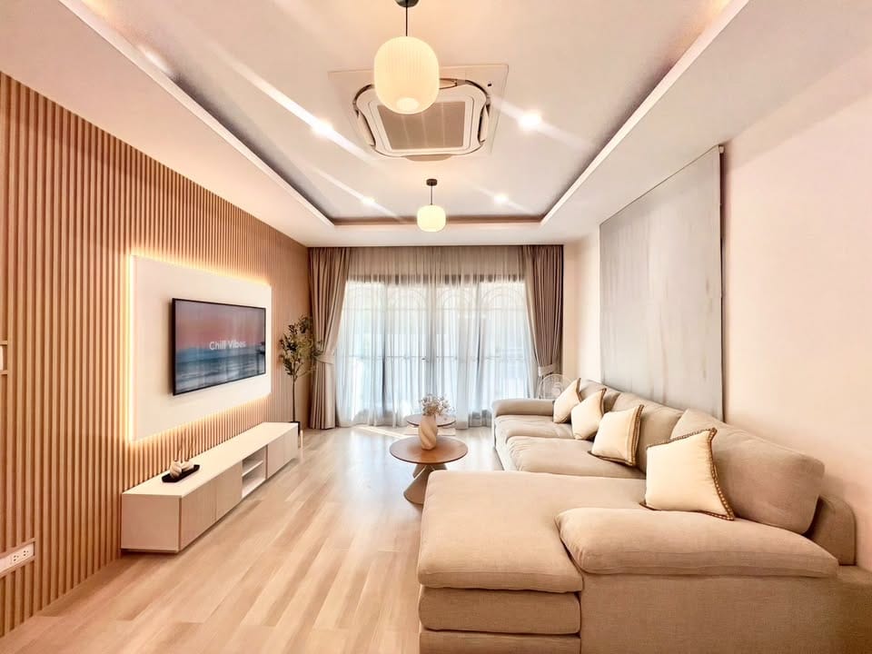 Stylish 3-Bedroom House with Office and Bathtub in Thalang 18