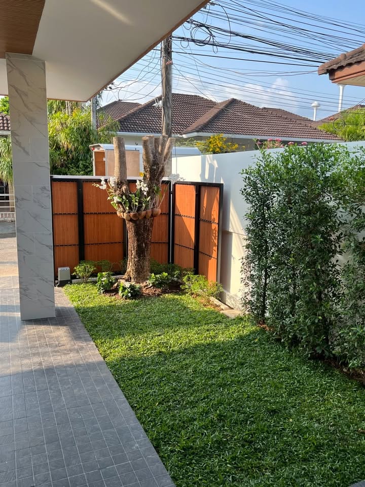 Stylish 3-Bedroom House with Office and Bathtub in Thalang 19