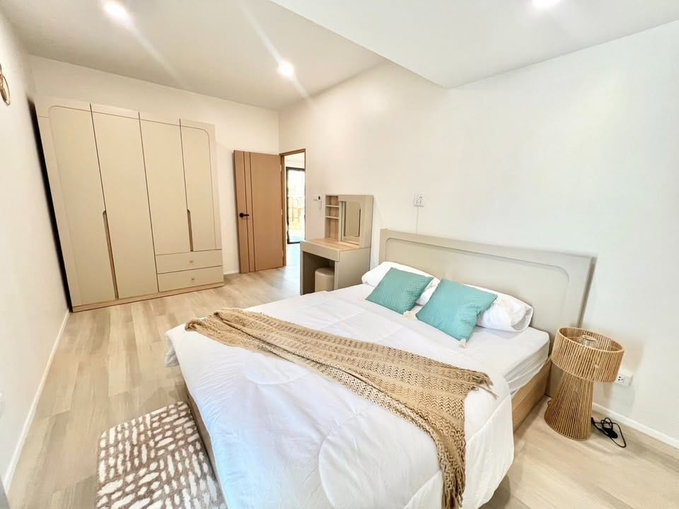 Stylish 3-Bedroom House with Office and Bathtub in Thalang 2