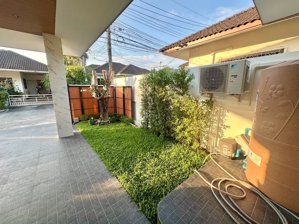 Stylish 3-Bedroom House with Office and Bathtub in Thalang 20