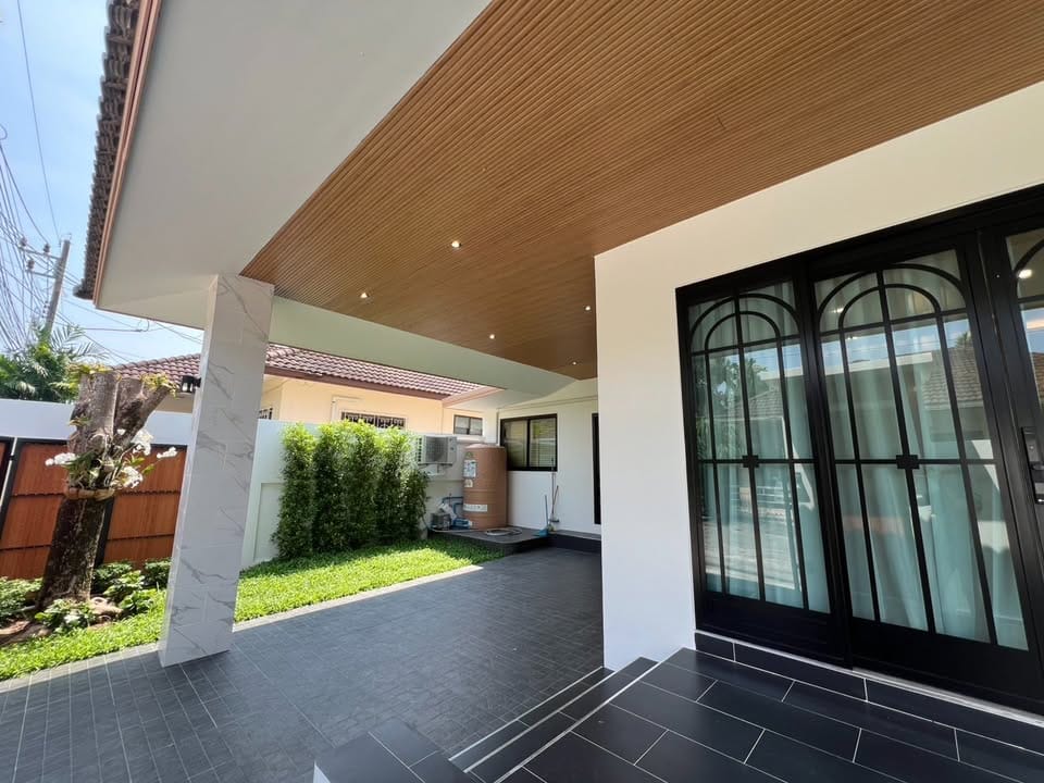 Stylish 3-Bedroom House with Office and Bathtub in Thalang 25