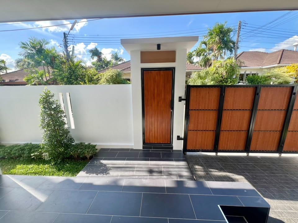 Stylish 3-Bedroom House with Office and Bathtub in Thalang 26