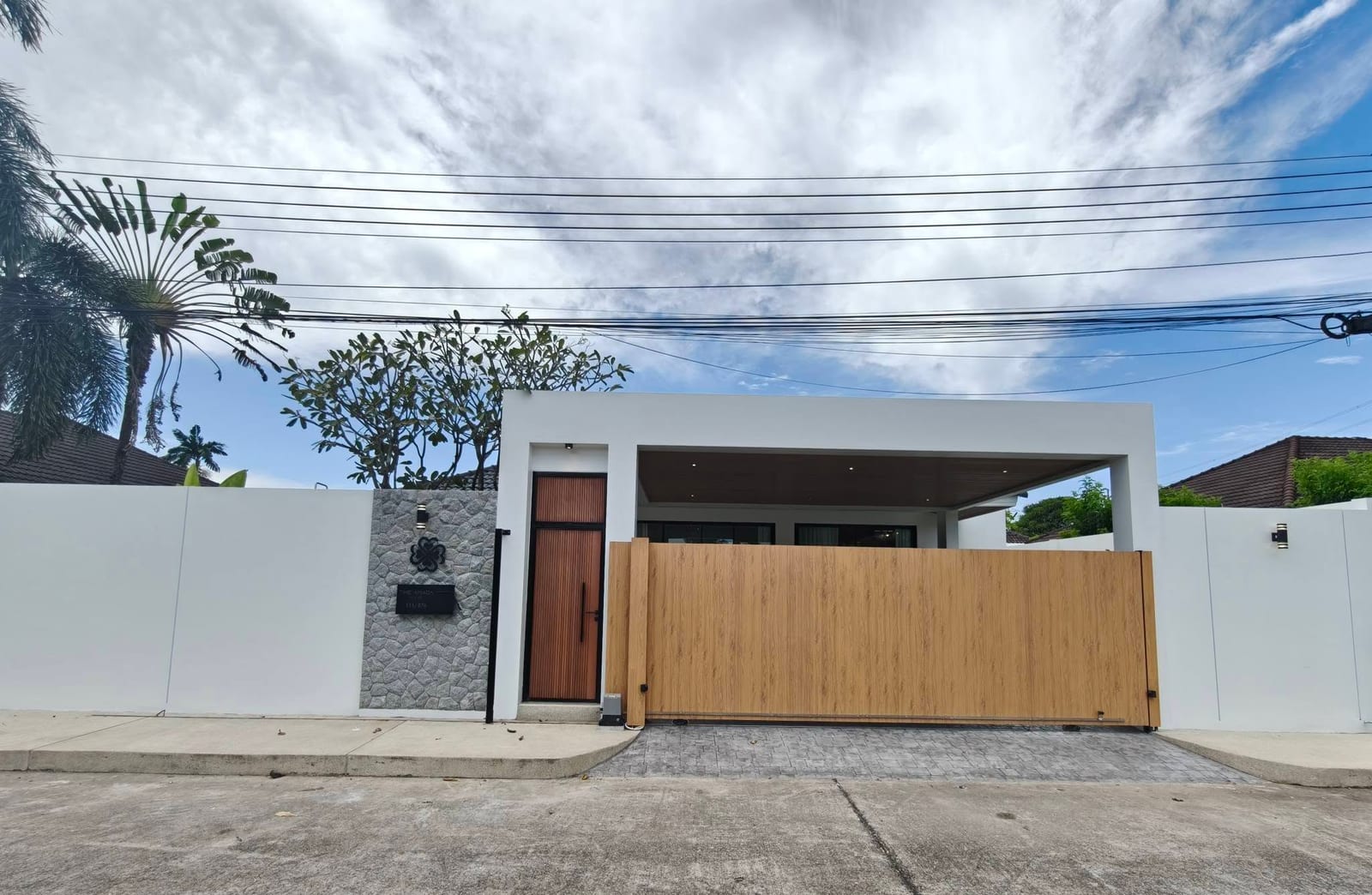 4-Bedroom Villa for Rent in Thalang, Phuket — interior view