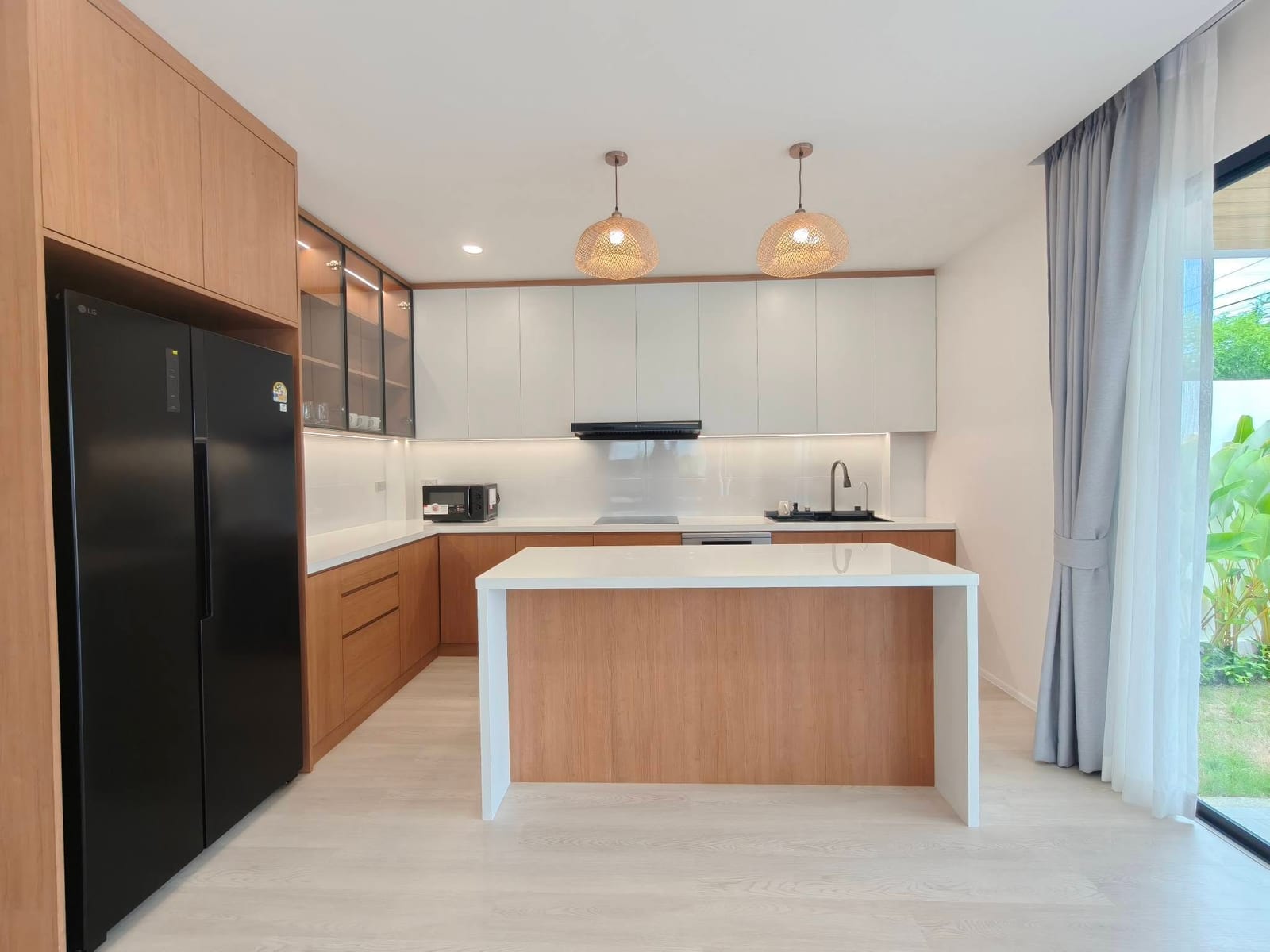 4-Bedroom Villa for Rent in Thalang, Phuket — interior view