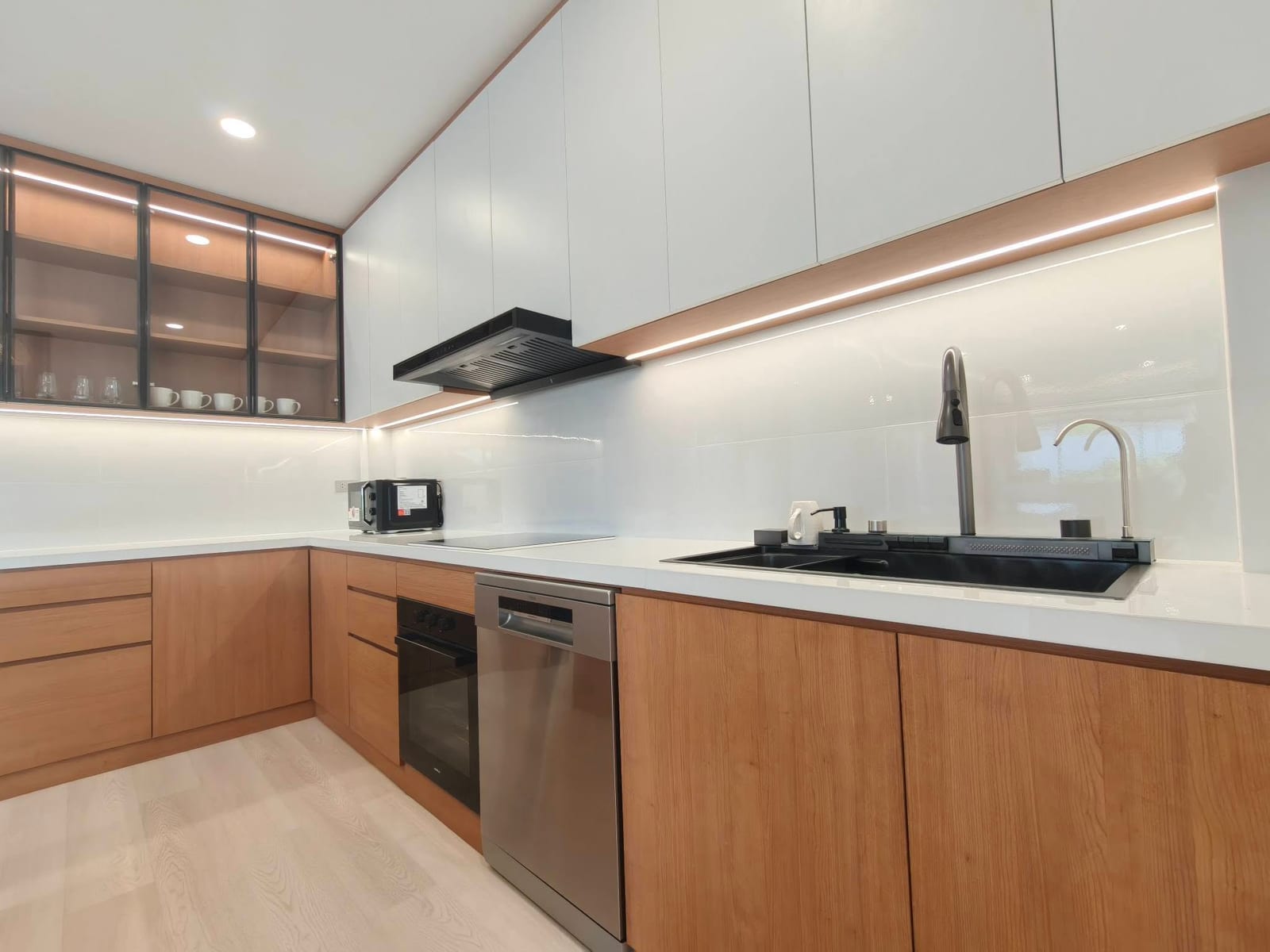 4-Bedroom Villa for Rent in Thalang, Phuket — interior view