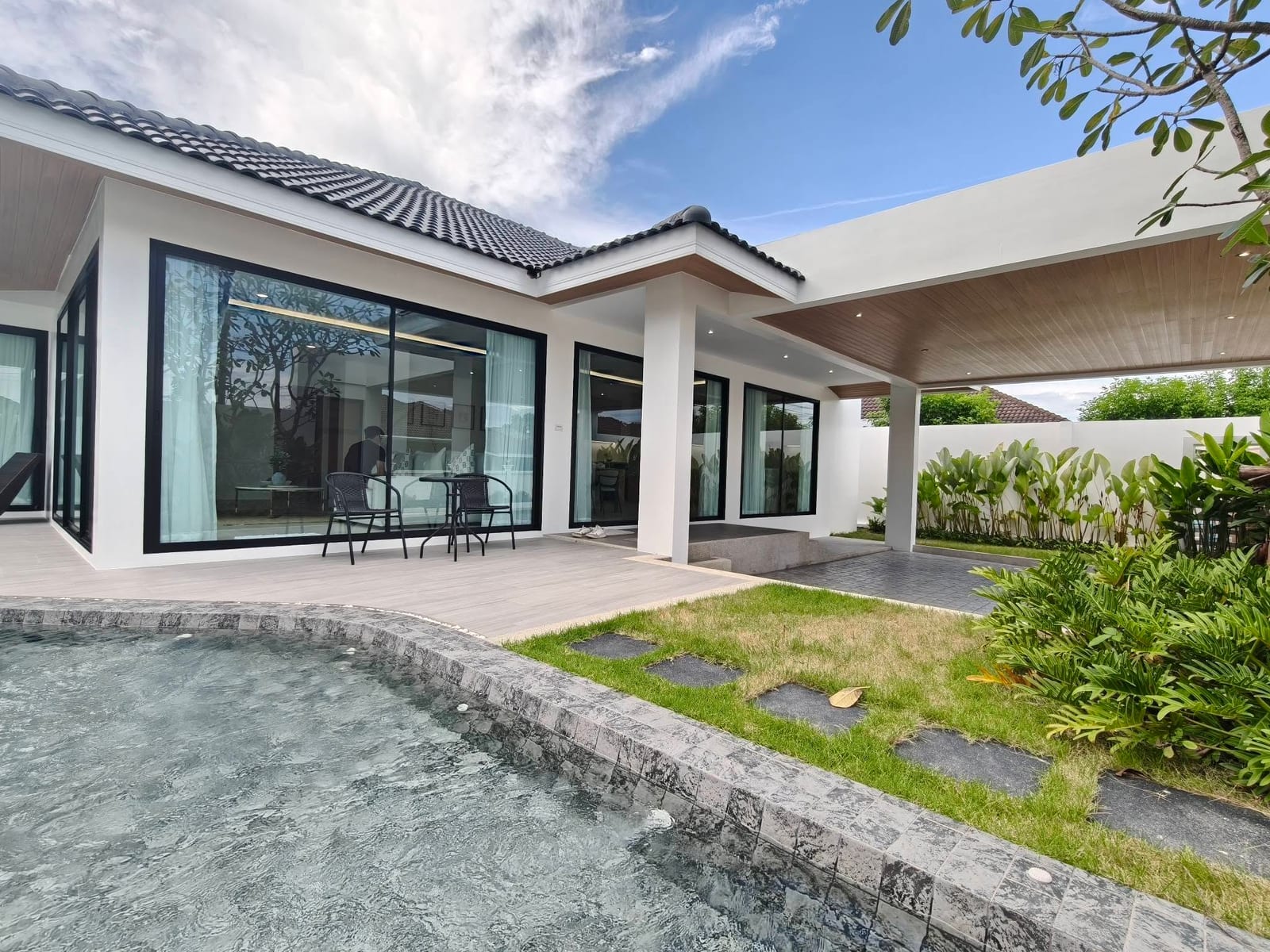 4-Bedroom Villa for Rent in Thalang, Phuket — exterior view
