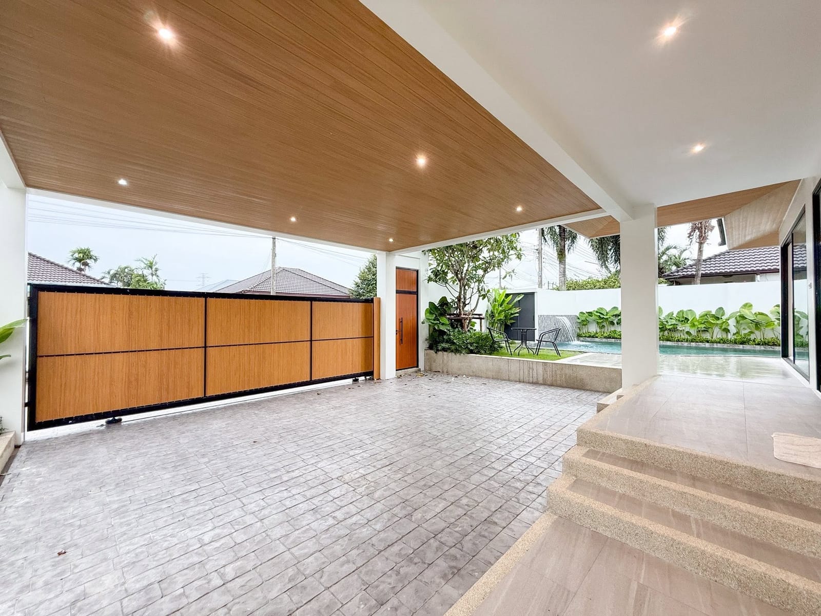 Modern Pool Villa — Neramit 5, Anusawari