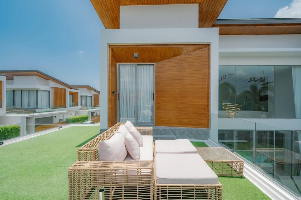 Pool Villa Ten Minutes from Porto de Phuket — Thalang 2