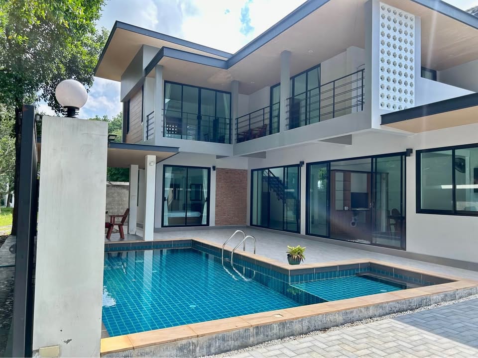 Private Pool Villa for Rent in Paklok, 1 km from Heroine Monument