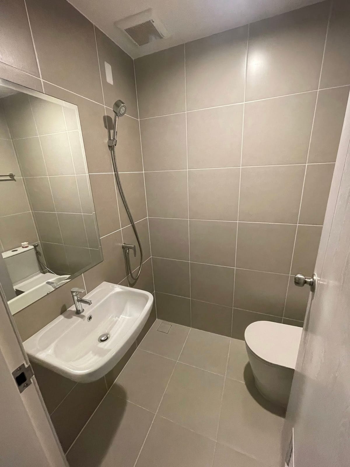 Ready-to-Move-In 3-Bedroom Townhouse at Supalai Primo Anusawari 2