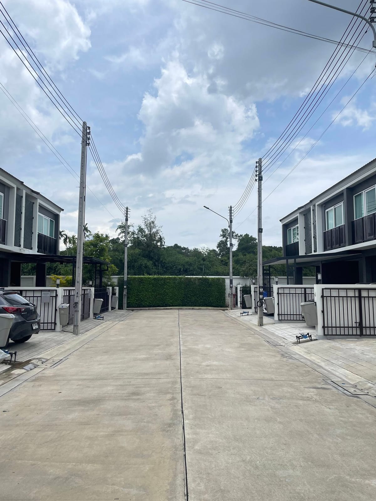 Ready-to-Move-In 3-Bedroom Townhouse at Supalai Primo Anusawari 4